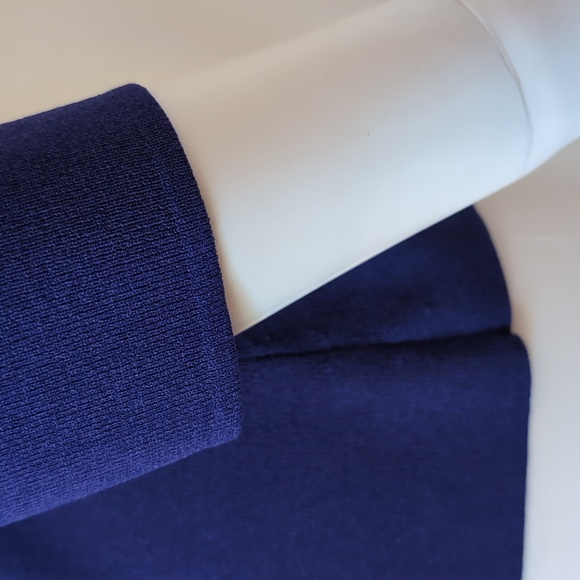 Cable & Gauge Blue 3/4 Sleeve CrissCross Scoop Neckline Viscose/Nylon Knit EUC - Picture 6 of 12